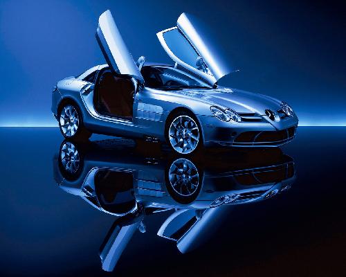 Mercedes-Benz SLR McLaren cu usile deschide